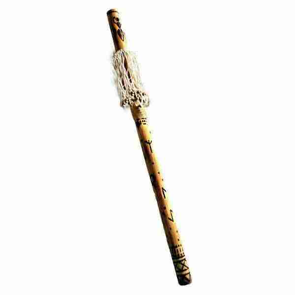 Bambusowy grzechotko-kij deszczowy Shaman, ręcznie wykonany z nordyckimi runami Lokiego