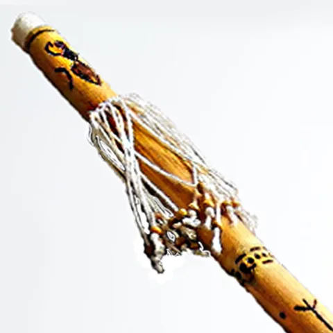Grzechotka RainStick Shaman z bambusa – ręcznie wykonana, runy nordyckie Loki: instrument do ceremonii, medytacji i pracy z intencją